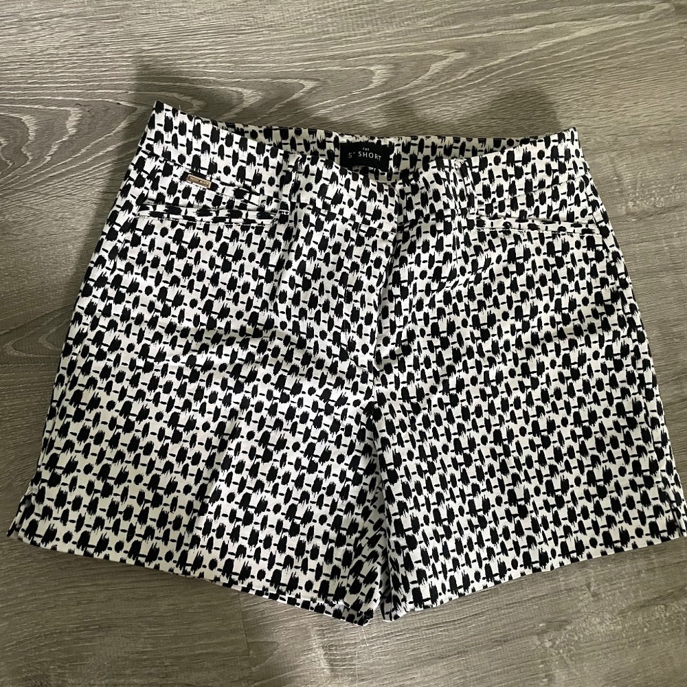 Black and white pattern print shorts